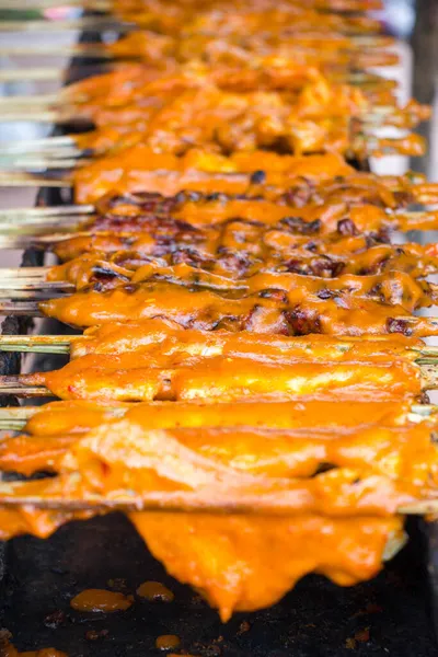 Ayam Golek 用咖哩烤鸡肉 在马来西亚和泰国南部很受欢迎的穆斯林食品 — 图库照片