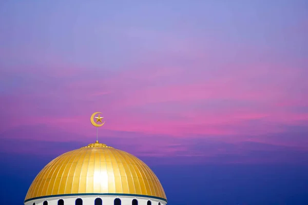 Masjid Kupole Mešita Pozadí Červené Oblohy — Stock fotografie