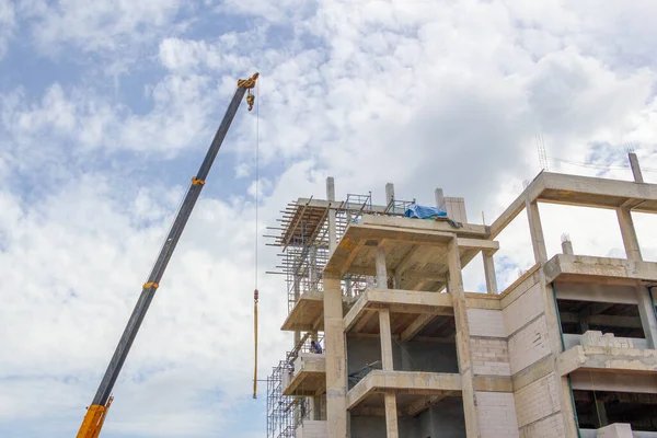 Bouwplaats Blauwe Hemel Witte Wolkenachtergrond — Stockfoto