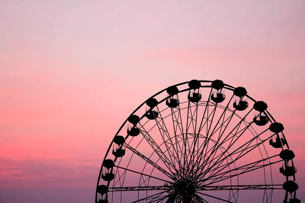 Silhouette Ferris Roue Sur Beau Fond Coucher Soleil — Photo