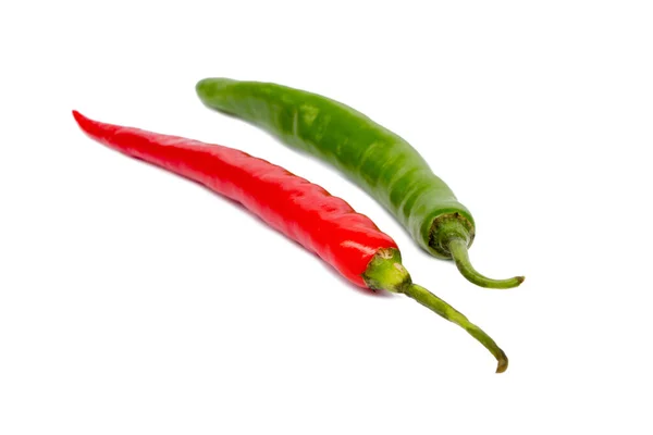 Färsk Röd Och Grön Varm Chili Paprika Isolerad Vit Bakgrund — Stockfoto