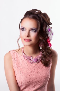 Bahar ruh ile sanat soutache süslemeleri ile kadınla