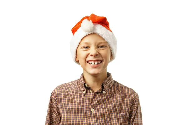 배경에 고립된 클라우스 모자를 소년의 크리스마스와 컨셉이야 — 스톡 사진