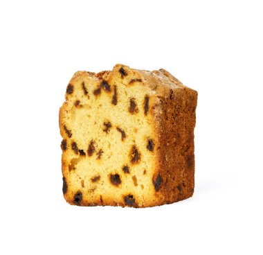Beyaz arka planda izole edilmiş kuru üzümlü beyaz ekmek parçası. Bir dilim kek.