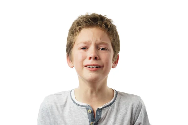 Porträt Eines Weinenden Jungen Isoliert Auf Weißem Hintergrund — Stockfoto