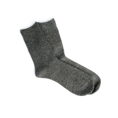 Beyaz arka planda izole edilmiş gri yünlü erkek çorapları.