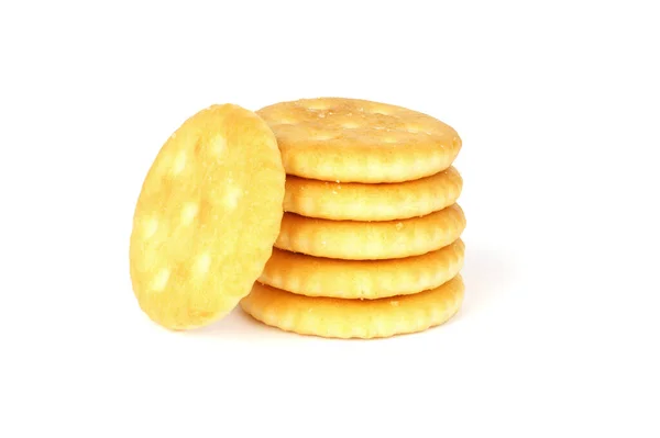 Biscoitos de biscoitos secos redondos isolados em branco — Fotografia de Stock