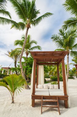 Atlantik Okyanusu üzerinde lüks resort.