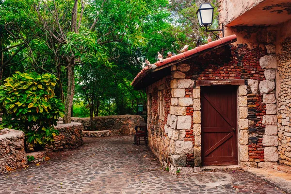 Park in oude dorp altos de chavon — Stockfoto