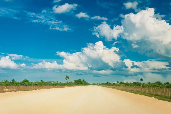 Pustej drodze w Republice Dominikańskiej — Zdjęcie stockowe