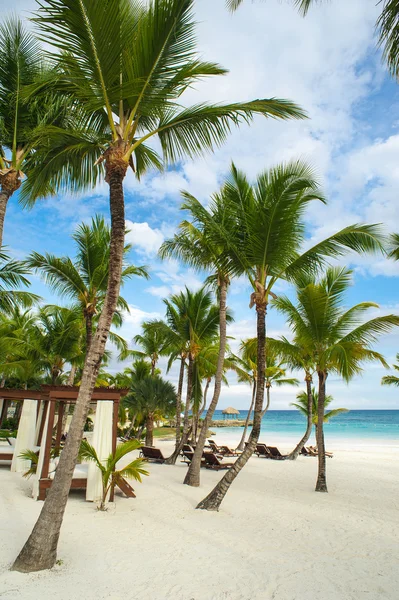 Atlantik Okyanusu üzerinde lüks resort. — Stok fotoğraf