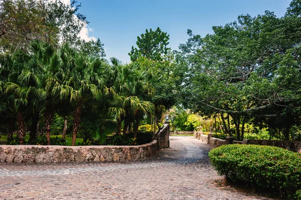 Park im alten Dorf altos de chavon — Stockfoto