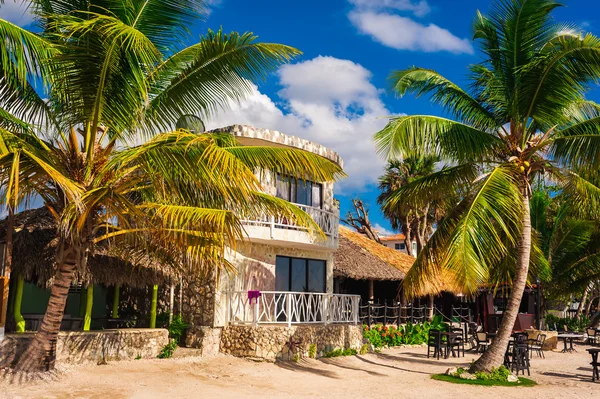 Tropical beach house — Stock Photo, Image