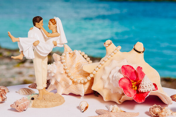 Figure of wedding newlywed couple