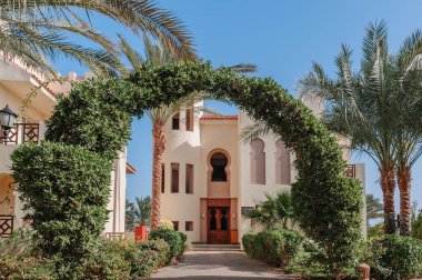 Modern ve lüks bir konut - yaşam tarzı konsepti. Kocaman, lüks bir ev.