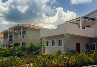 Dominik Cumhuriyeti 'nde kendi yüzme havuzu olan güzel lüks bir villa. Lüks Karayip tatil beldesi ve güzel bahçedeki yazlık ev.