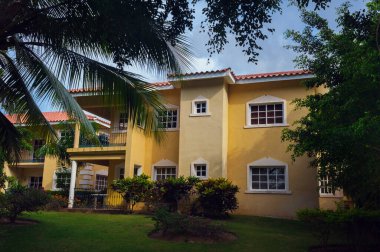 Dominik Cumhuriyeti 'nde kendi yüzme havuzu olan güzel lüks bir villa. Lüks Karayip tatil beldesi ve güzel bahçedeki yazlık ev.