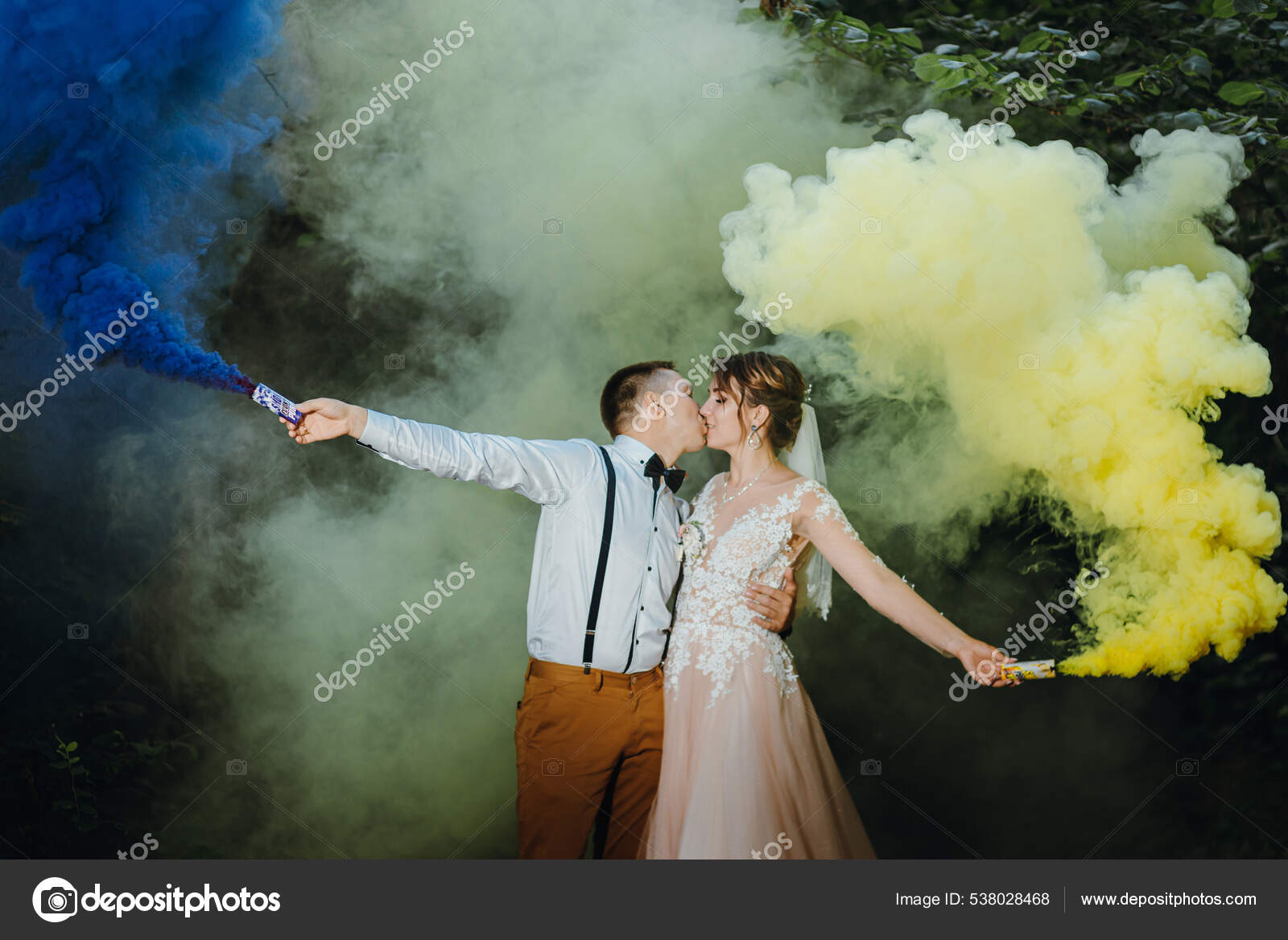 Des fumigènes de couleur pour vos photos de couple