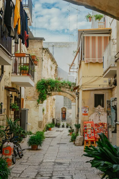 Вулиці Старого міста барі Італії, у регіоні Апулія, Південна — стокове фото
