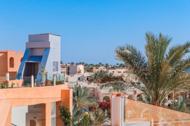 Mısır 'da palmiye ağacı olan lüks tatil köşkü.