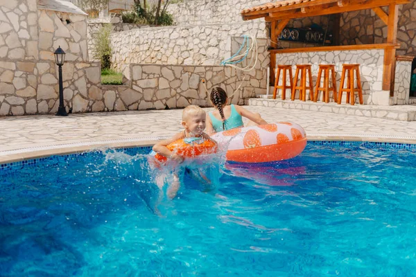 Happy Child Having Fun Summer Vacation Kid Playing Rubber Duck — Stock Photo, Image