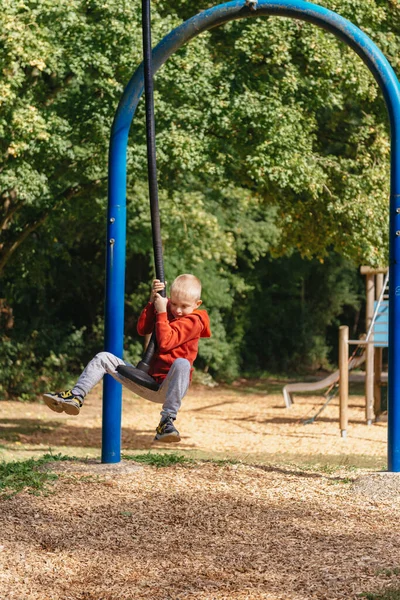 Engraçado Bonito Bebê Feliz Jogando Playground Emoção Felicidade Diversão Alegria — Fotografia de Stock