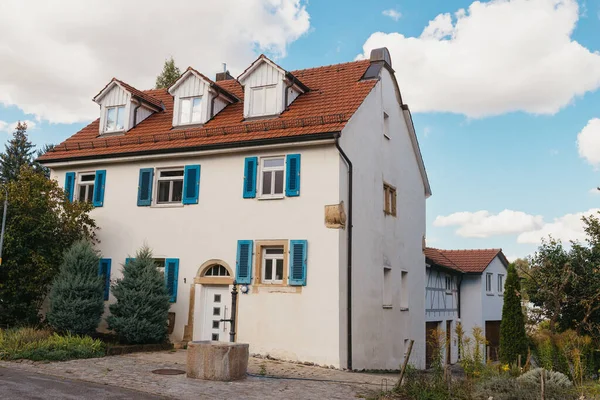 Traditionelles Kleines Haus Mit Schöner Außenfassade Deutschland Deutsche Alte Backsteinbauten — Stockfoto