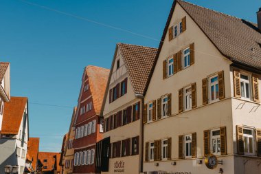 Eski ulusal Alman kasaba evi. Old Town renkli ve iyi korunmuş binalarla dolu. Baden-Wurttemberg, Almanya 'nın güneybatısında bulunan bir eyalettir. Kara Orman, bilinen adıyla