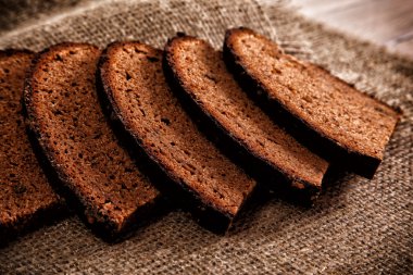 taze pişmiş çavdar ekmeği