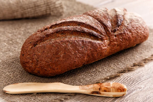 Vers gebakken traditionele brood — Stockfoto