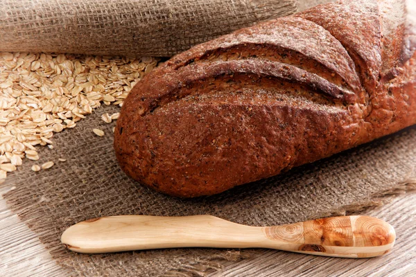 Vers gebakken traditionele brood — Stockfoto