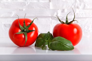 bir Fesleğenli domates