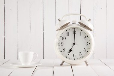 fincan kahve ve çalar saat ahşap tablo