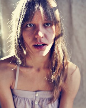 çekici beyaz kadın üzülmüş