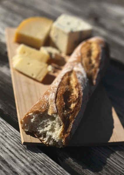 奶酪和面包 — 图库照片