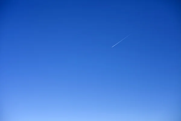 Cielo azul brillante —  Fotos de Stock