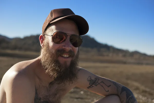 Hipster mand med tatovering - Stock-foto