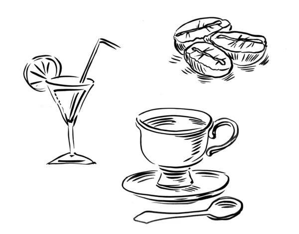 Kahvipavut, kahvikuppi ja cocktaillasi — kuvapankkivalokuva