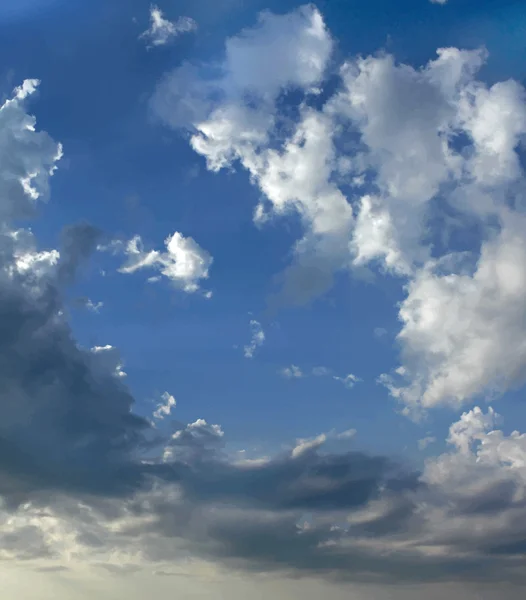 Cielo con nubes — Vector de stock