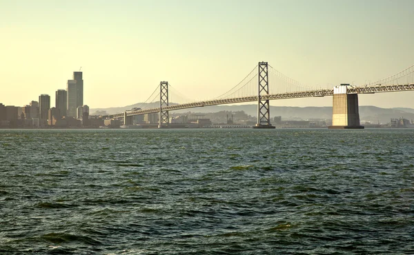 Міст через затоку Окленді в San Francisco — стокове фото