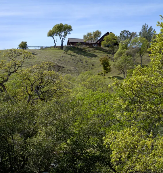 Farm house on the hill — Stock Photo, Image