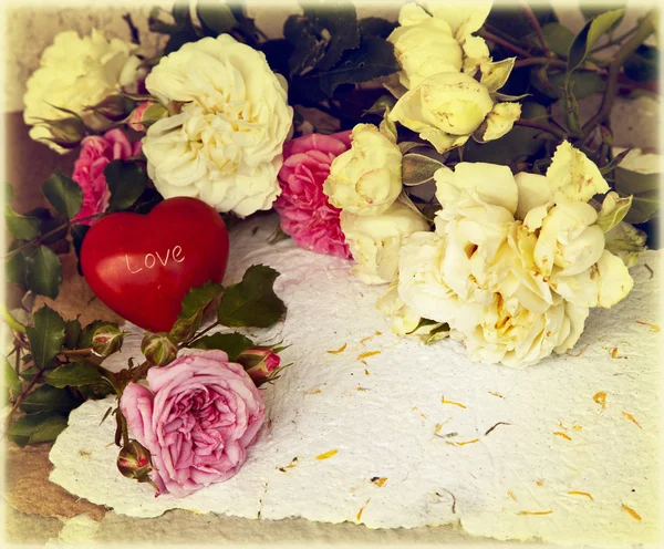 Rose e carta fatta a mano — Foto Stock