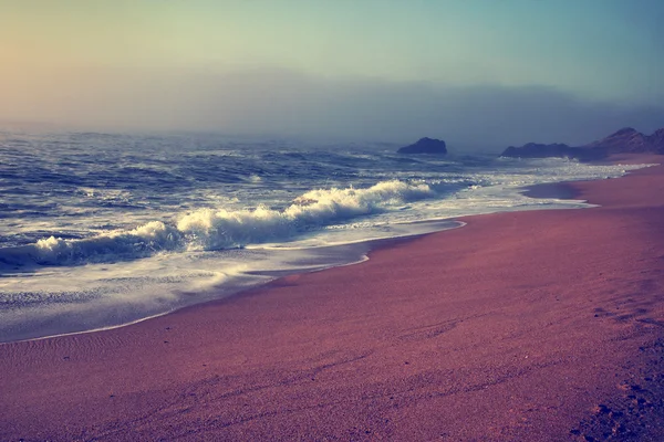 Hermosa playa y mar tropical — Foto de Stock