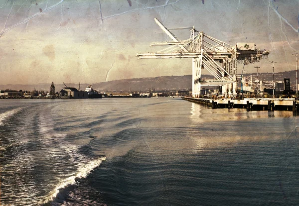 Grúas de carga en Oakland Harbor — Foto de Stock