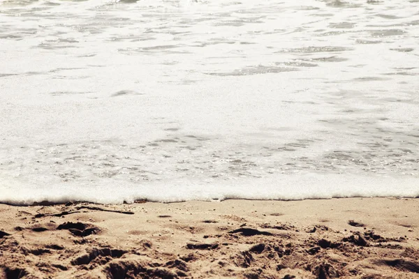 Bella spiaggia e mare tropicale — Foto Stock