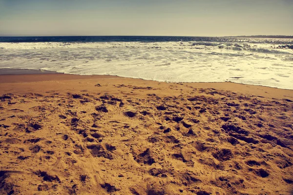 Hermosa playa y mar tropical — Foto de Stock