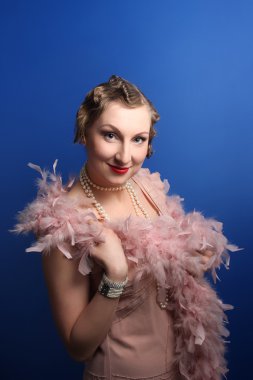 kadın yirmili stili