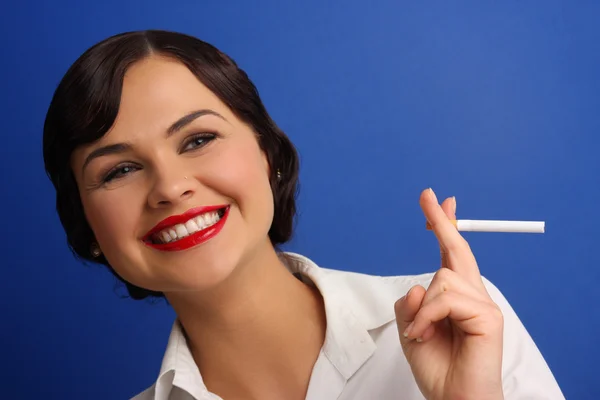 Mulher com cigarro — Fotografia de Stock