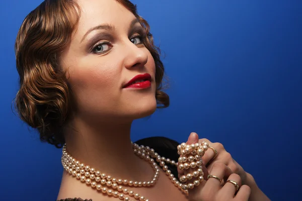 Woman with pearl necklace — Stock Photo, Image