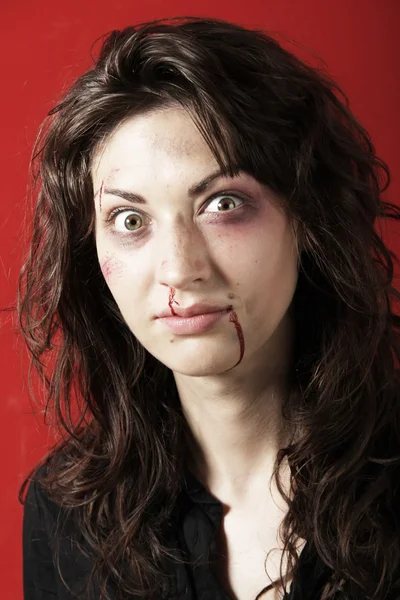 Woman beaten up — Stock Photo, Image
